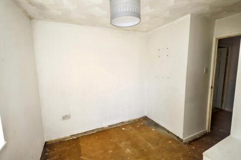 177 Tithe Farm Road, Houghton Regis, Dunstable, Bedfordshire, LU5 5JF