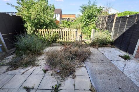 177 Tithe Farm Road, Houghton Regis, Dunstable, Bedfordshire, LU5 5JF