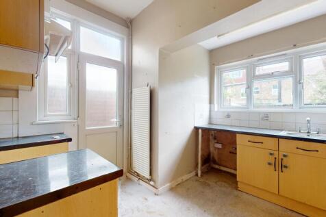 9 Arragon Gardens, Streatham, London, SW16 5LY
