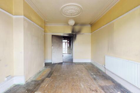 9 Arragon Gardens, Streatham, London, SW16 5LY