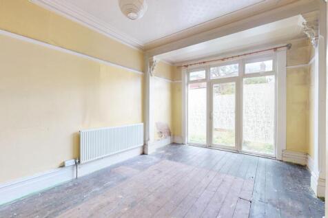 9 Arragon Gardens, Streatham, London, SW16 5LY
