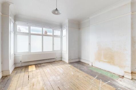 9 Arragon Gardens, Streatham, London, SW16 5LY