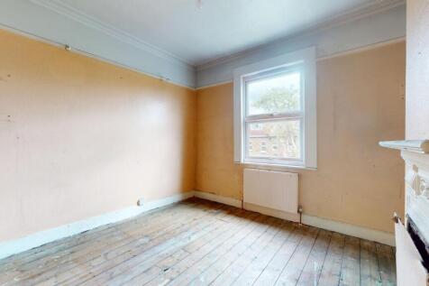9 Arragon Gardens, Streatham, London, SW16 5LY