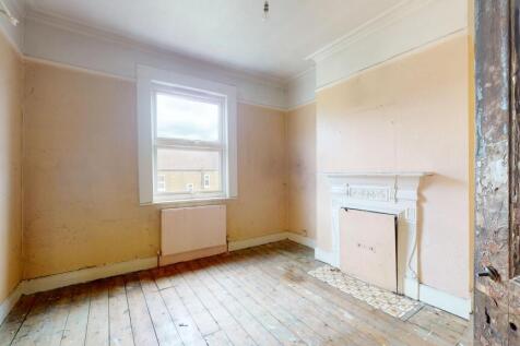 9 Arragon Gardens, Streatham, London, SW16 5LY