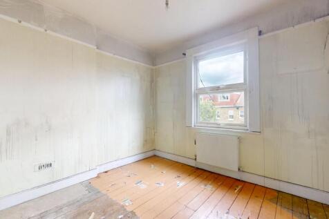 9 Arragon Gardens, Streatham, London, SW16 5LY
