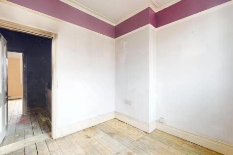 9 Arragon Gardens, Streatham, London, SW16 5LY