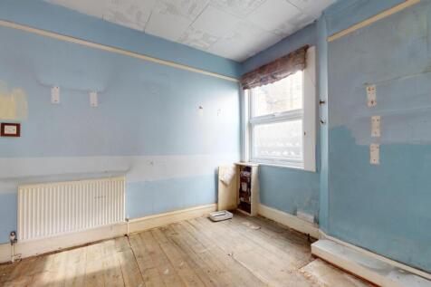 9 Arragon Gardens, Streatham, London, SW16 5LY
