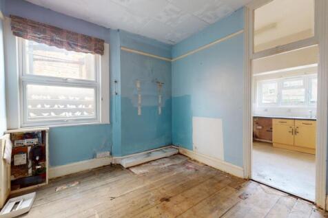 9 Arragon Gardens, Streatham, London, SW16 5LY