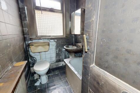 9 Arragon Gardens, Streatham, London, SW16 5LY
