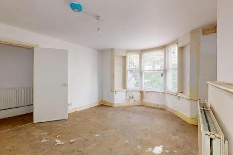 Flat A 41 Alvington Crescent, Hackney, London, E8 2NN