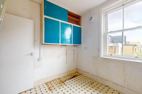 55 Greyhound Mansions, Barons Court, London, W6 8NY