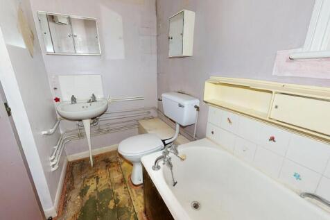 55 Greyhound Mansions, Barons Court, London, W6 8NY