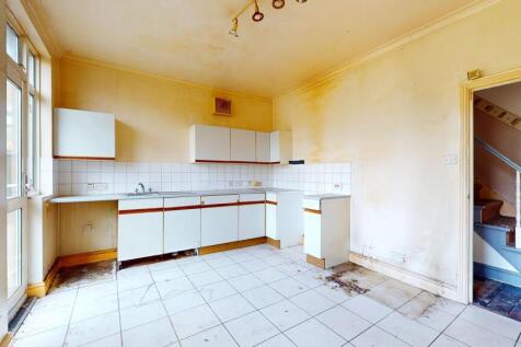 19 Wellesley Road, Slough, Berkshire, SL1 1UR