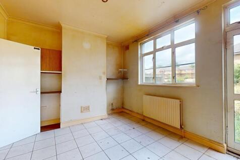 19 Wellesley Road, Slough, Berkshire, SL1 1UR