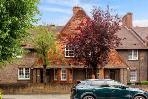 18 Erconwald Street, Acton, London, W12 0BS