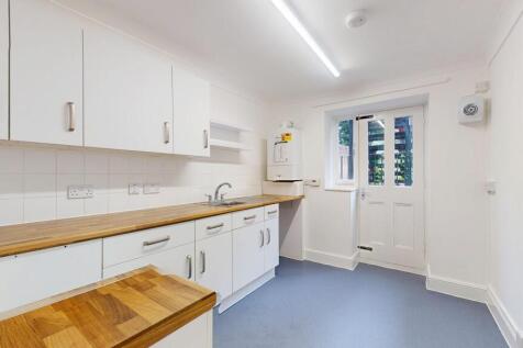 Flat A, 31 Belvedere Road, Crystal Palace, London, SE19 2HJ