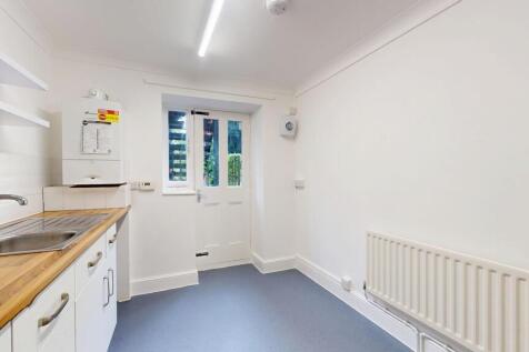 Flat A, 31 Belvedere Road, Crystal Palace, London, SE19 2HJ