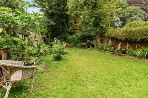 Flat A, 31 Belvedere Road, Crystal Palace, London, SE19 2HJ