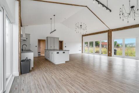 Stonebridge Barn, Church Road, Earsham, Bungay, NR35 2TL