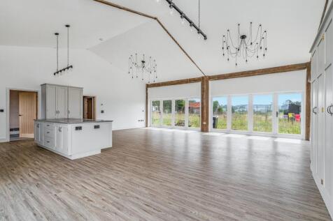 Stonebridge Barn, Church Road, Earsham, Bungay, NR35 2TL