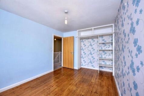 5 Dobsons Close, Rayleigh, Essex, SS6 7NZ