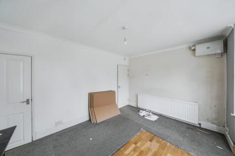 26 Wolf Lane, Windsor, SL4 4HY