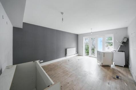 26 Wolf Lane, Windsor, SL4 4HY