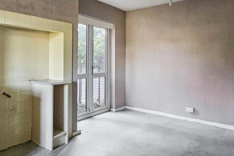 2 Montrose Way, Datchet, Slough SL3 9ND