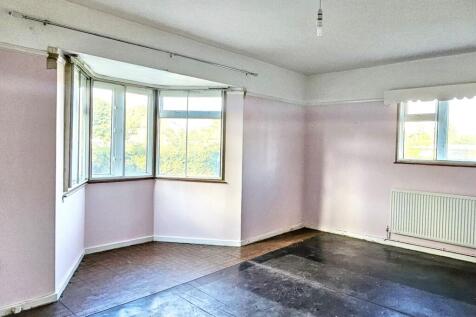 2 Montrose Way, Datchet, Slough SL3 9ND