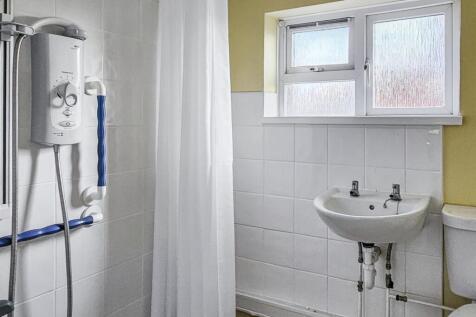 2 Montrose Way, Datchet, Slough SL3 9ND
