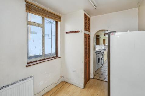 330 Watford Way, Hendon, London NW4 4UY