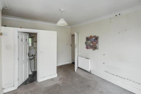 330 Watford Way, Hendon, London NW4 4UY
