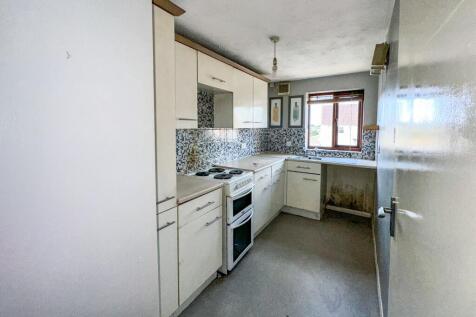 16 Loughman Close, Kingswood, Bristol, BS15 4BZ