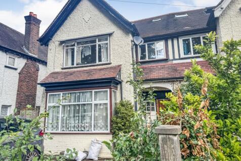 8 Wales Avenue, Carshalton, SM5 3QN