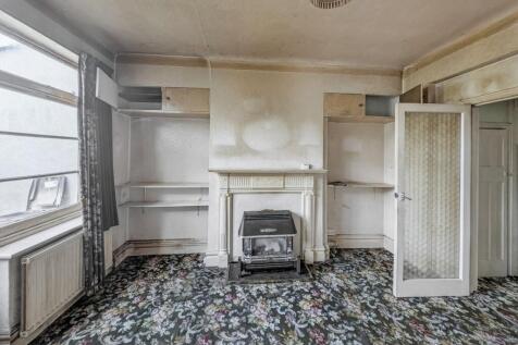 8 Wales Avenue, Carshalton, SM5 3QN