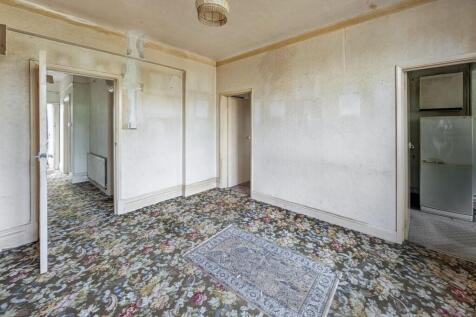 8 Wales Avenue, Carshalton, SM5 3QN