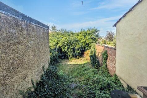 8 Wales Avenue, Carshalton, SM5 3QN