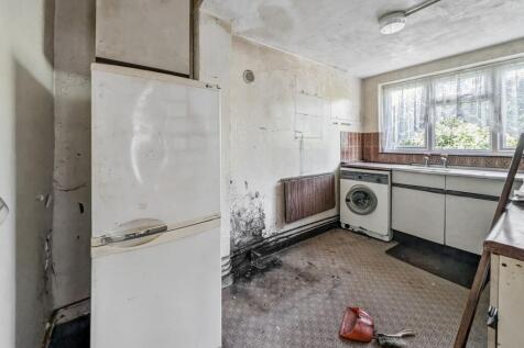 8 Wales Avenue, Carshalton, SM5 3QN