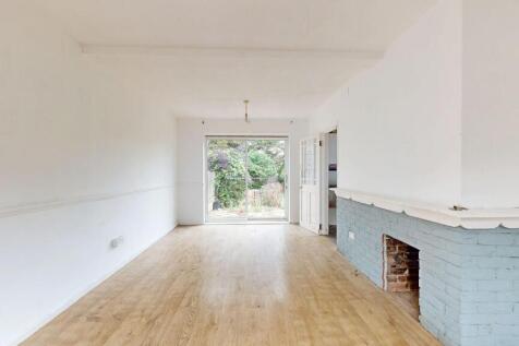 25 Pirbright Crescent, New Addington, Croydon, CR0 0RT