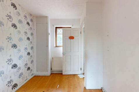 25 Pirbright Crescent, New Addington, Croydon, CR0 0RT