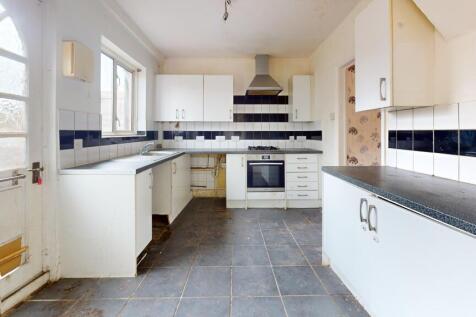 25 Pirbright Crescent, New Addington, Croydon, CR0 0RT
