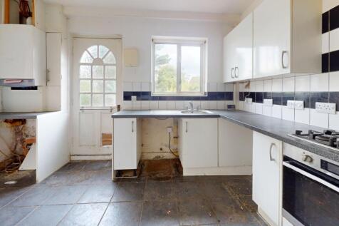 25 Pirbright Crescent, New Addington, Croydon, CR0 0RT