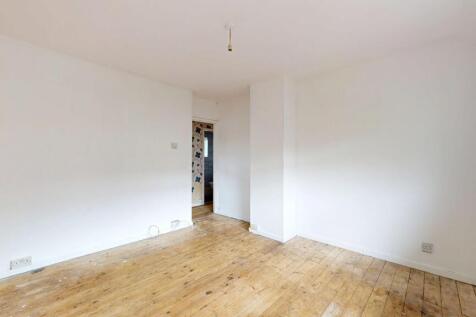 25 Pirbright Crescent, New Addington, Croydon, CR0 0RT