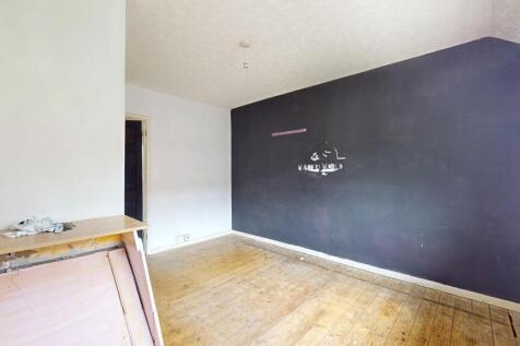25 Pirbright Crescent, New Addington, Croydon, CR0 0RT