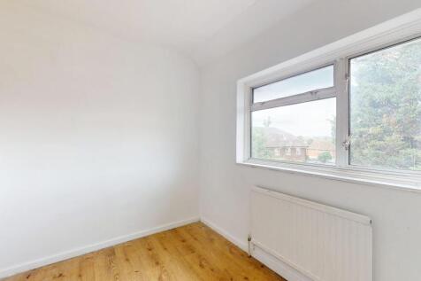 25 Pirbright Crescent, New Addington, Croydon, CR0 0RT