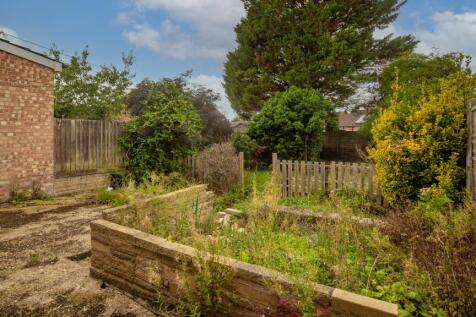 25 Pirbright Crescent, New Addington, Croydon, CR0 0RT