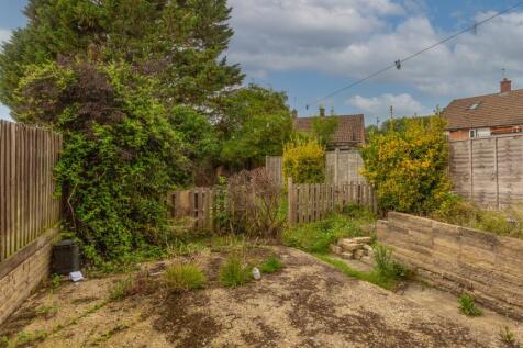 25 Pirbright Crescent, New Addington, Croydon, CR0 0RT