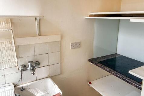 Flat E53, Du Cane Court, Balham High Road, Balham, London, SW17 7JL