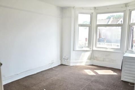Flat 3, 1 Burgoyne Road, London SE25 6JT
