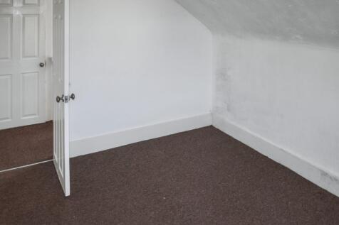 Flat 3, 1 Burgoyne Road, London SE25 6JT